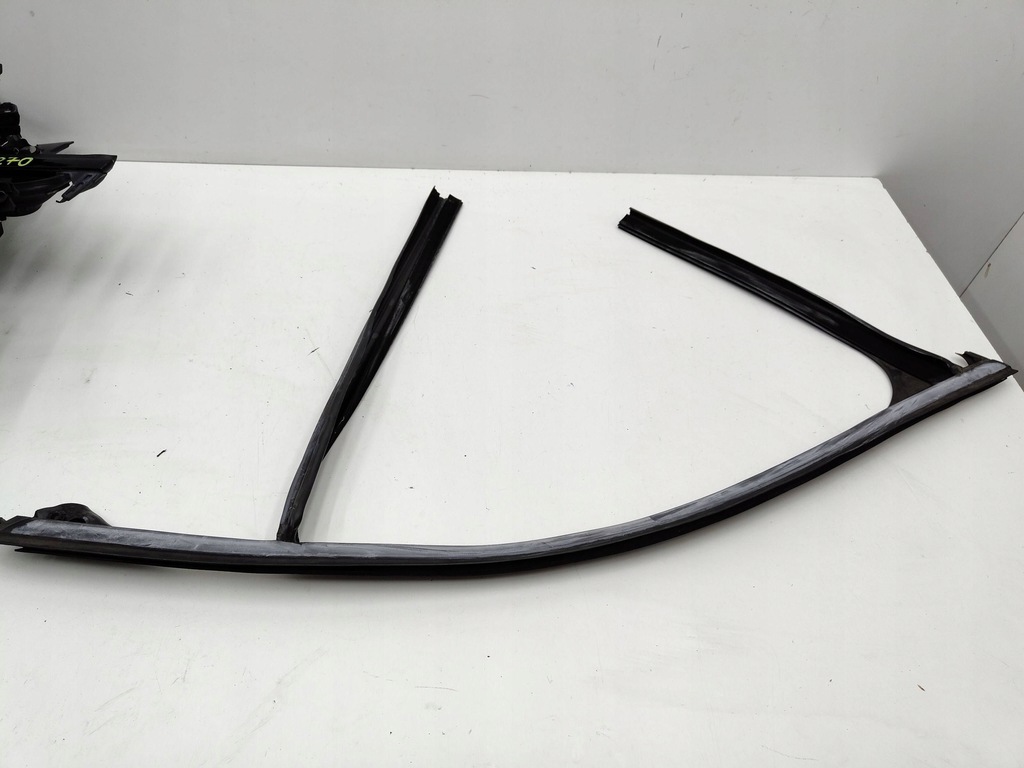 фото №1, Bmw x2 f39 напрямна скло двері правий перед передніх 7420806