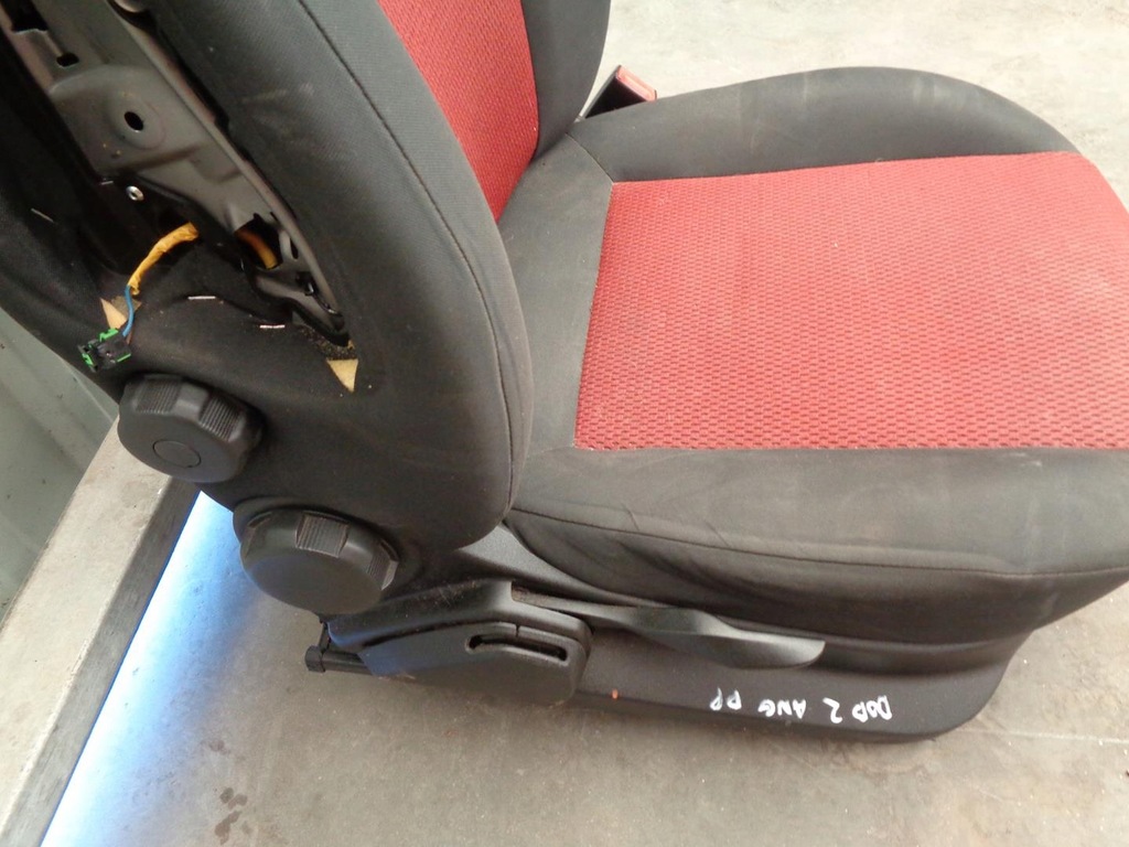 фото №9, Сидіння fiat doblo 2 ii opel combo d 2010- правий angielski