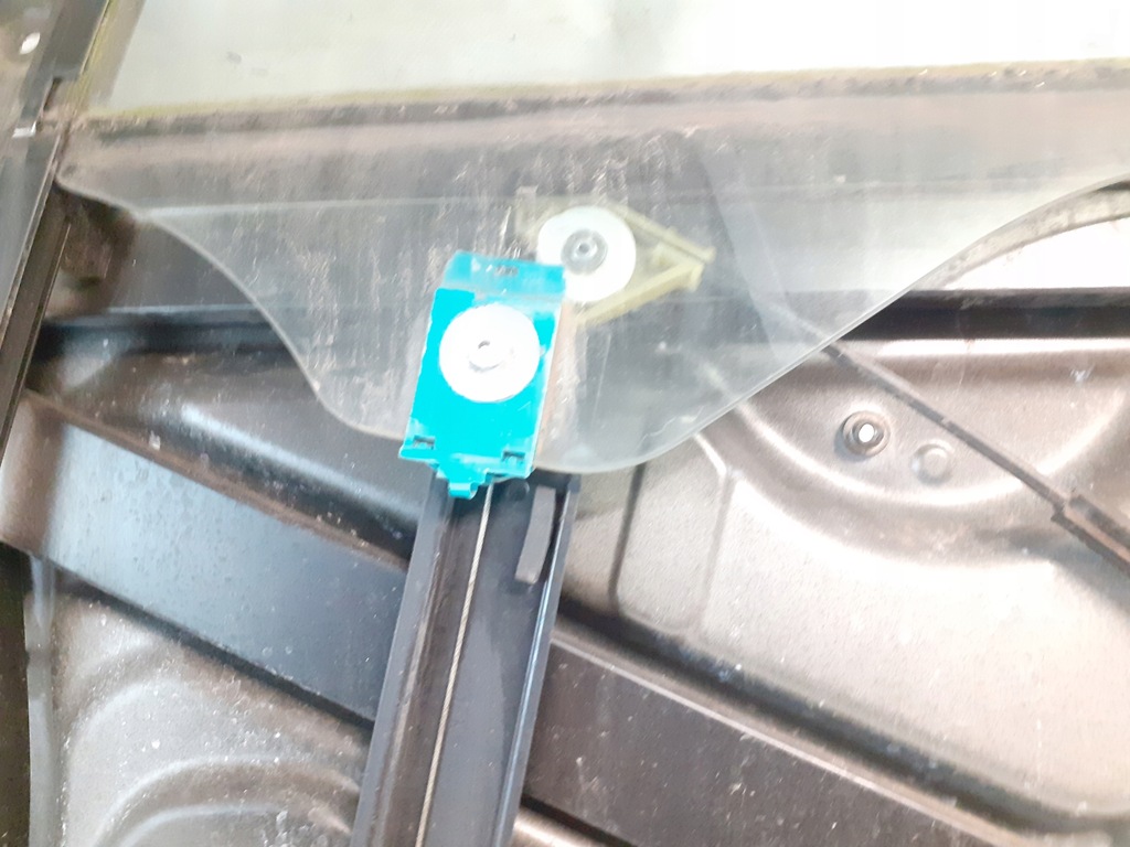 фото №5, Рамка двері підйомник лівий перед porsche cayenne