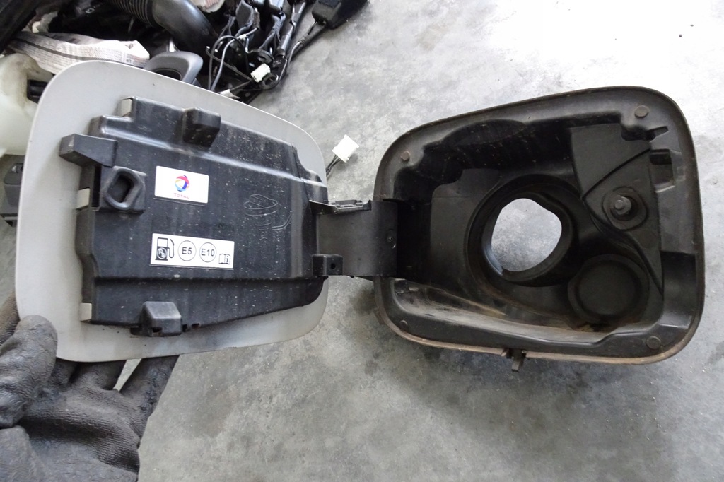 фото №3, Citroen c3 iii кришка заливної пального eeud