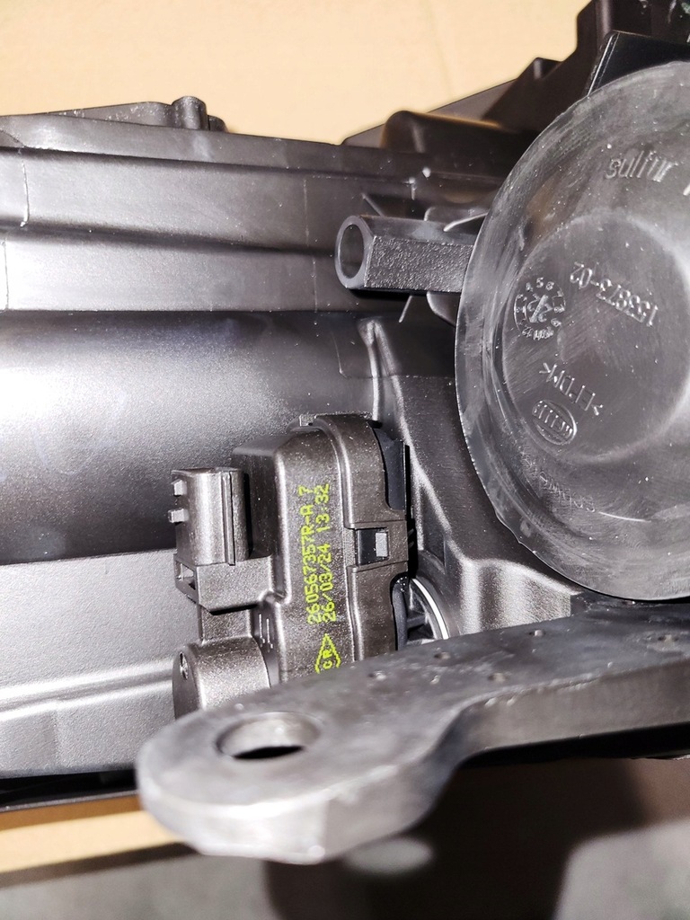 фото №14, Новый оригинальный фара правый renault kadjar каталожный номер 260103903r