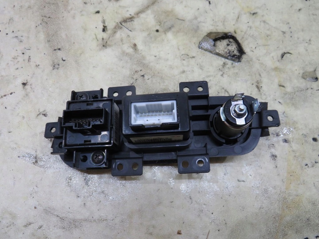 фото №4, Разъём port usb aux sportage iii 93700-3u690