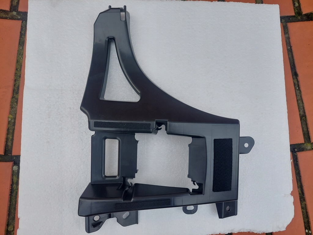 фото №1, Mazda 3 bp 19- направляющая кронштейн бампер задняя левый