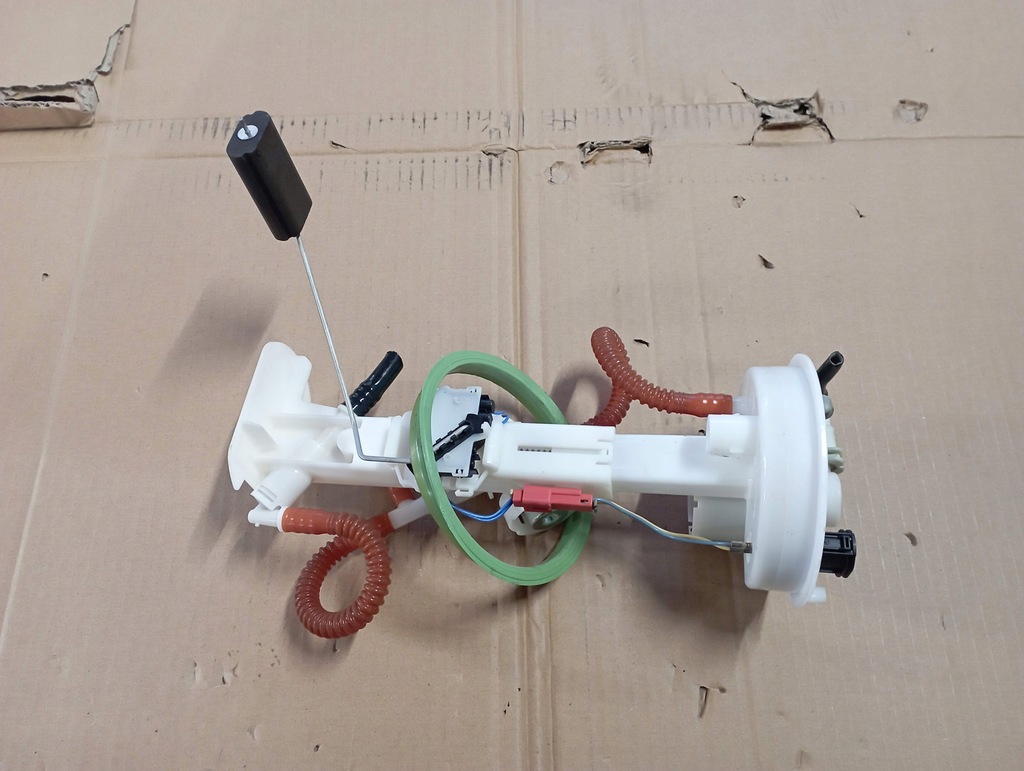 фото №1, Bmw x5 e70 3.0 b насос топлива 7181082