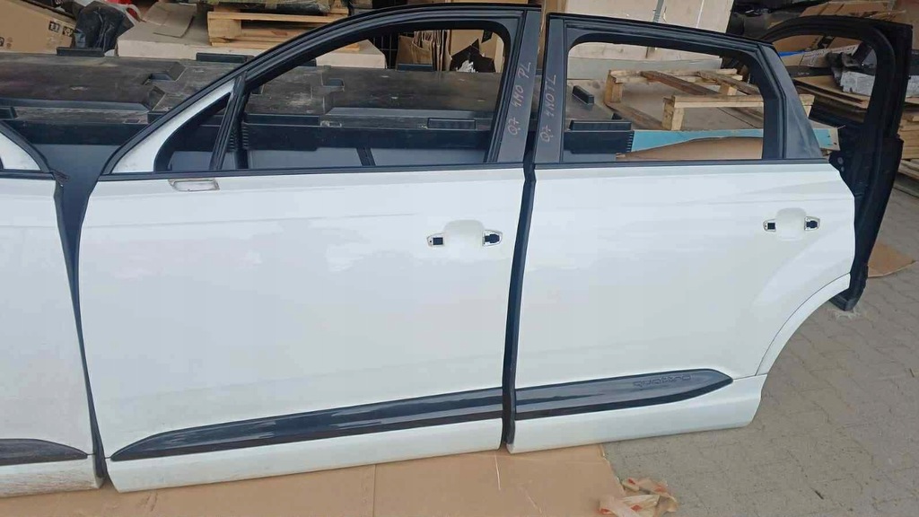 фото №5, Audi q7 sq7 4m sline дверь перед задняя ls9r