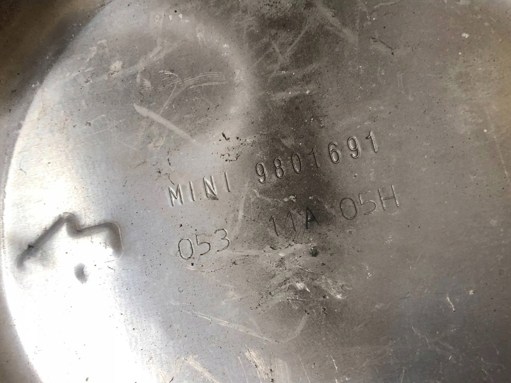 фото №3, Mini countryman r60 крышка бака 9801691