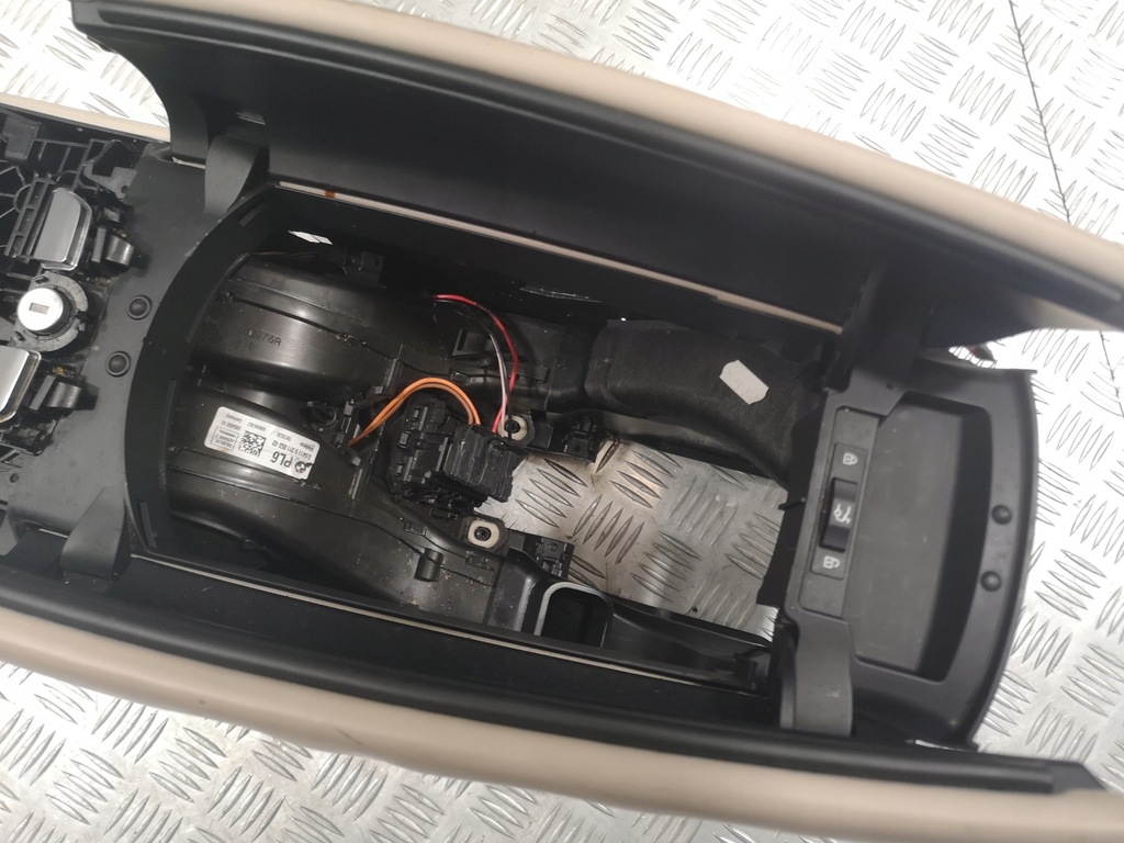 фото №7, Туннель средний подлокотник bmw f01 f02 4-зона