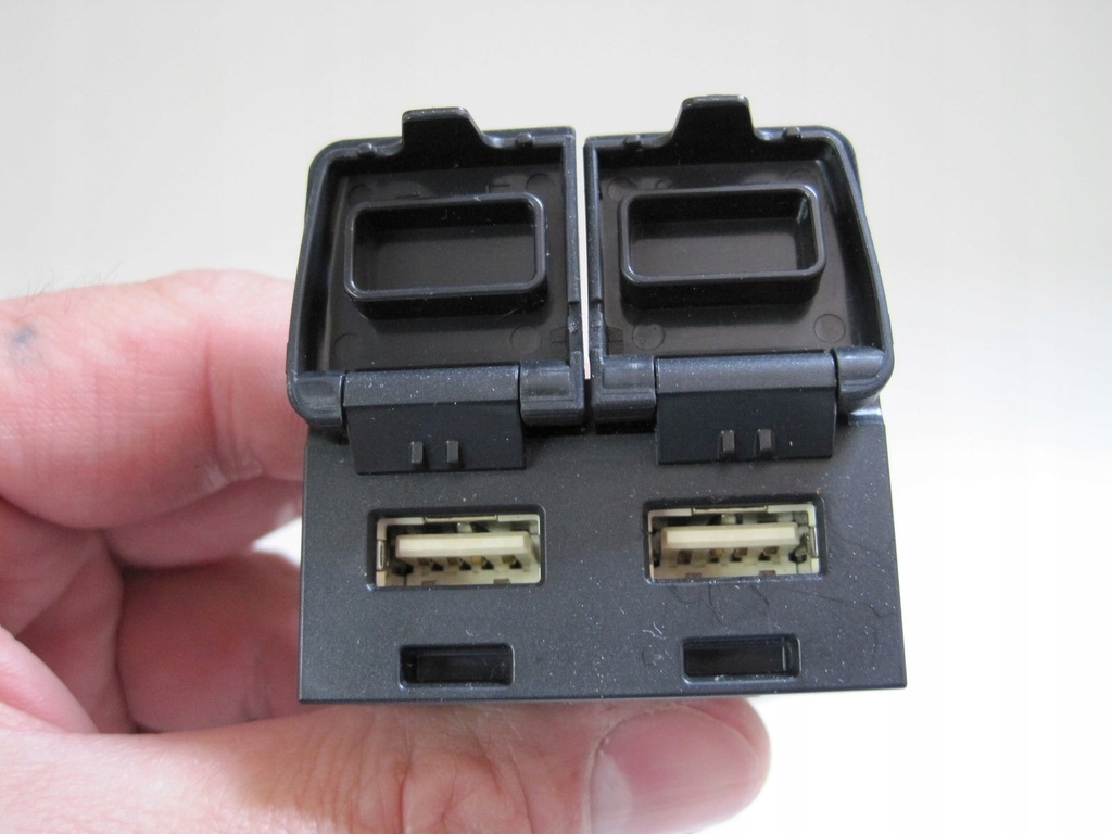 фото №2, Роз'єм usb зарядний пристрій toyota rav4 85532-42010