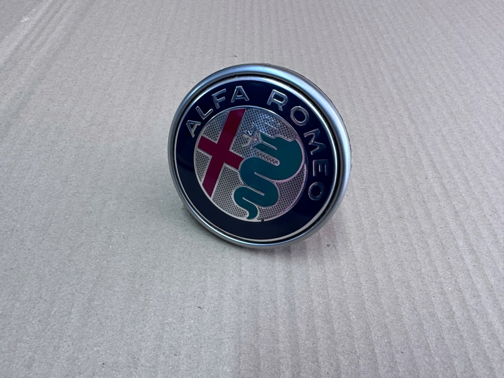 фото №1, Эмблема кнопка na крышка alfa 50538700 микровыключатель