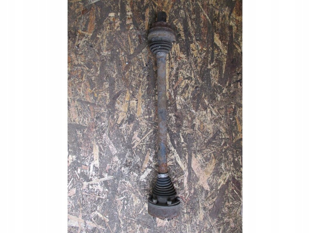 фото №1, Приводной вал правая задняя passat b7 alltrack