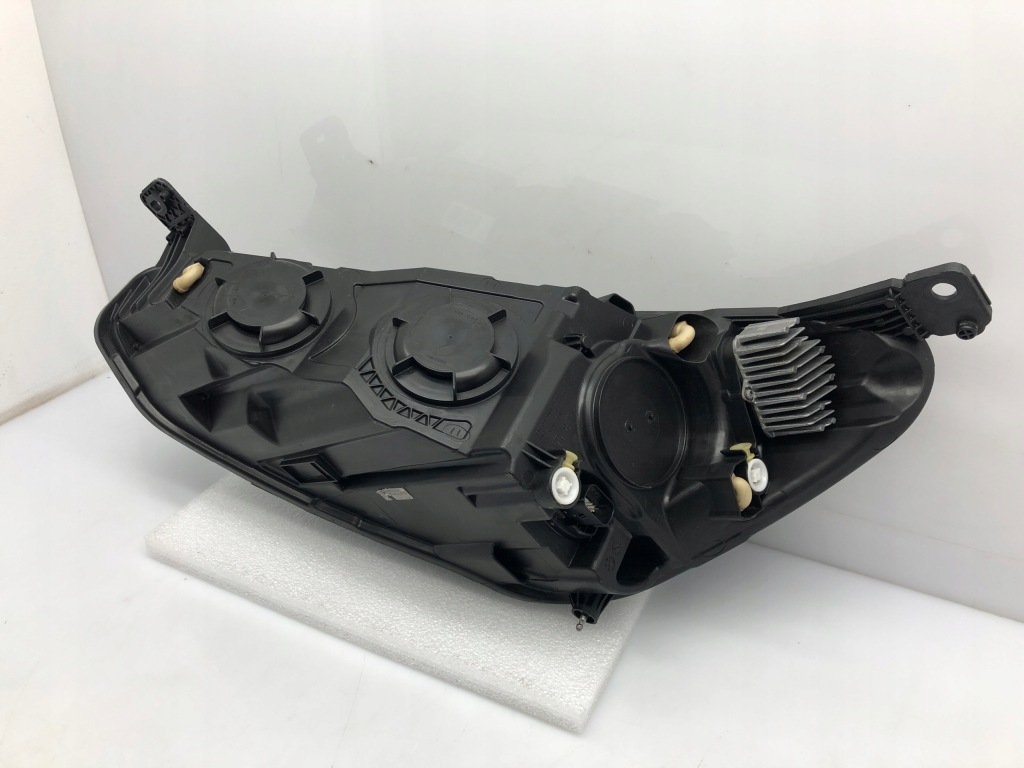 Фара ford focus mk4 правая  led черная Недорого