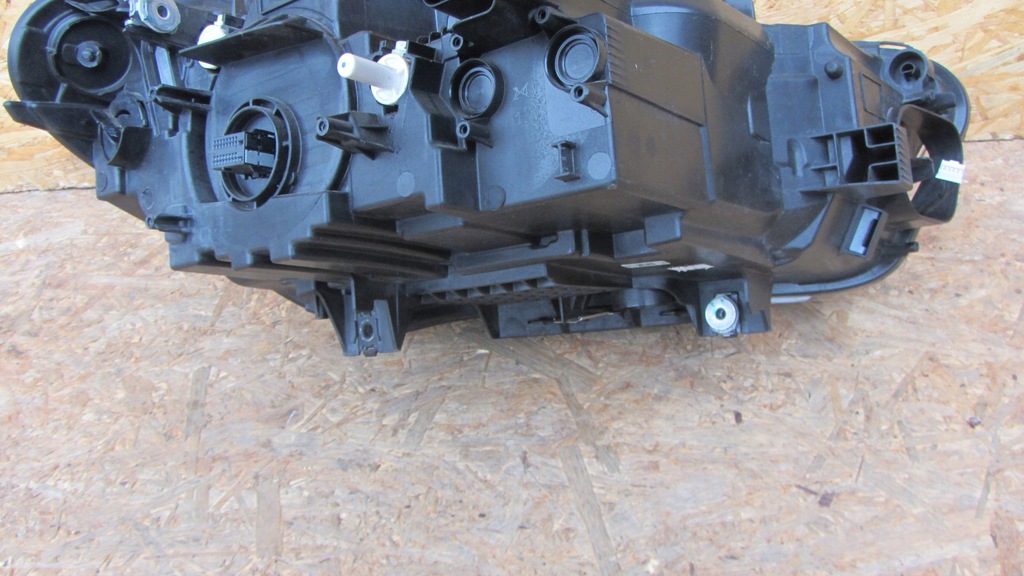 фото №12, Передня ліва лампа bmw x1 f48 led