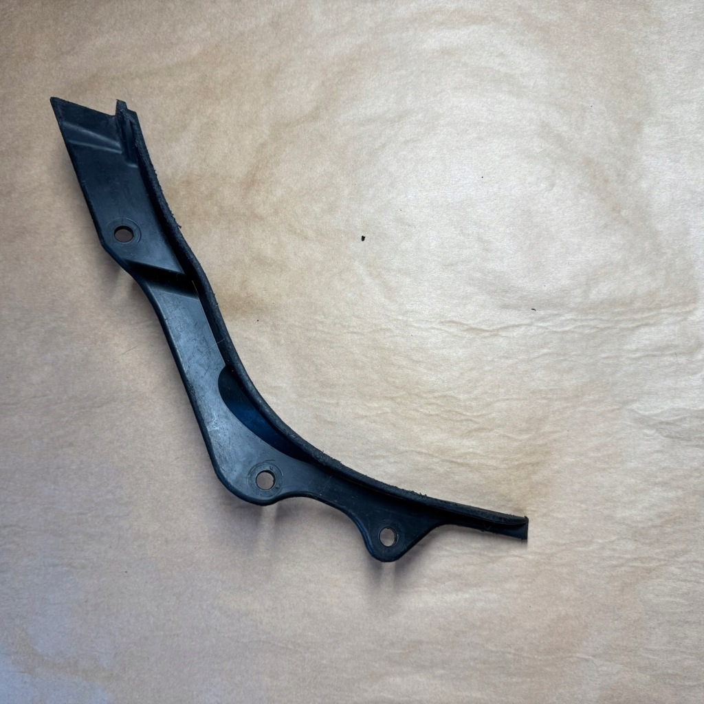 Купити Оригінальні audi оригінальний номер спойлер 8e0807513a