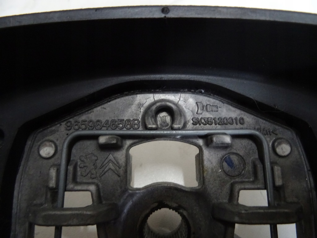 фото №9, Peugeot 3008 воздуховод кожаный