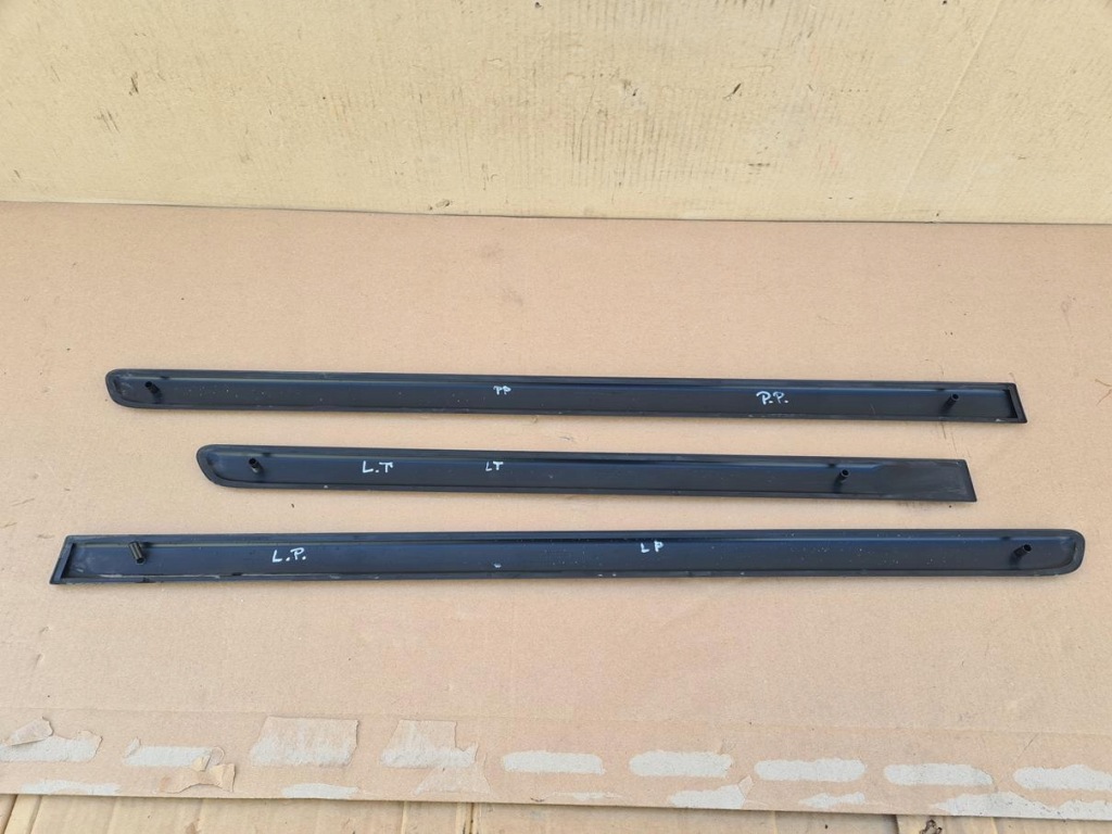 Молдинг двері правий права перед передня fiat idea 735323908 Зі Шроту