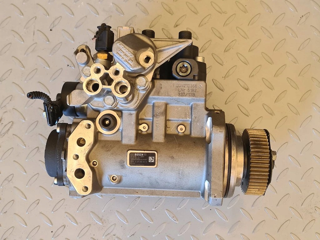 Купити Насос упорскування mercedes actros mp4 a4710900850 0445020261