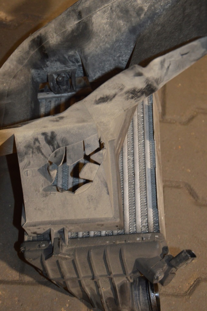 Vw passat b5 fl 2.5 tdi интеркулер 059145805 Доставка