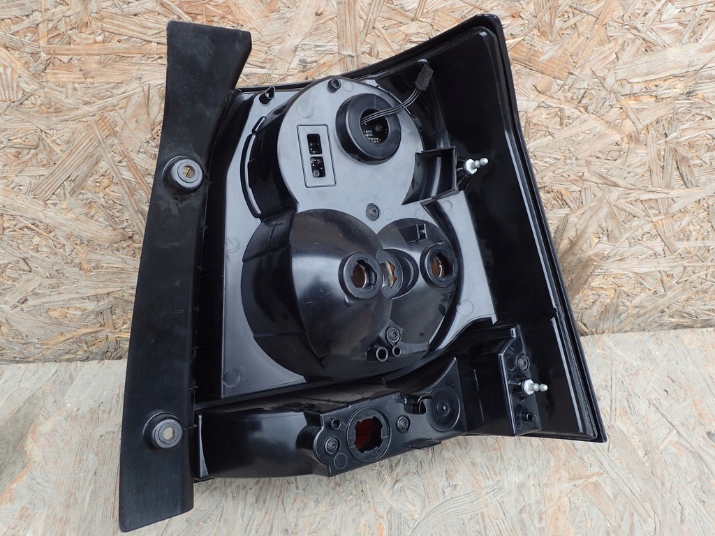 фото №3, Лампа левая задняя led land rover freelander ii lift