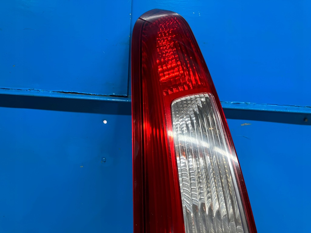 фото №7, Volvo v50 лампа левый задняя левая задняя 30698918