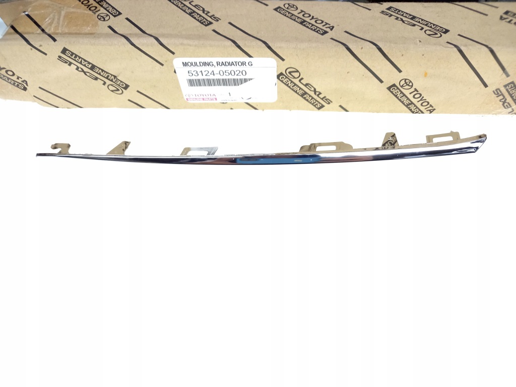 фото №8, Avensis t27 11-15 молдинг накладка хром решётка радиатора