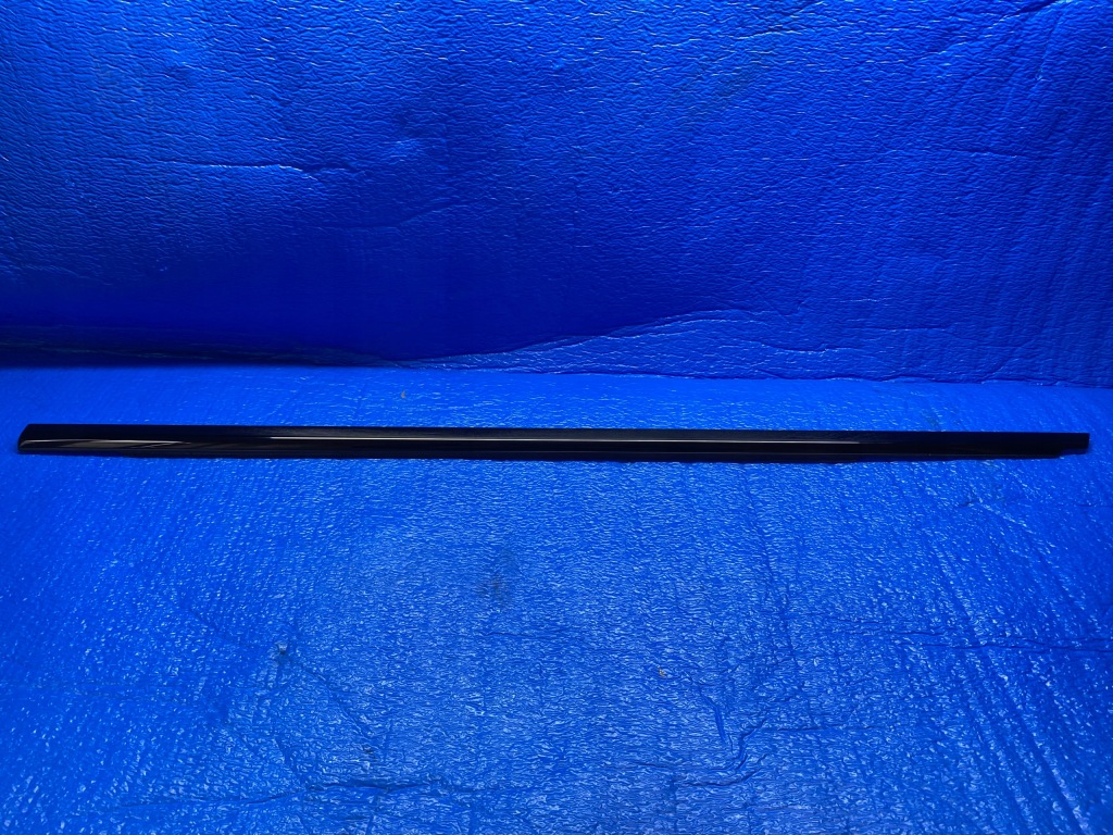 Купити Молдинг ущільнювач mercedes 167 a167 a1677200701