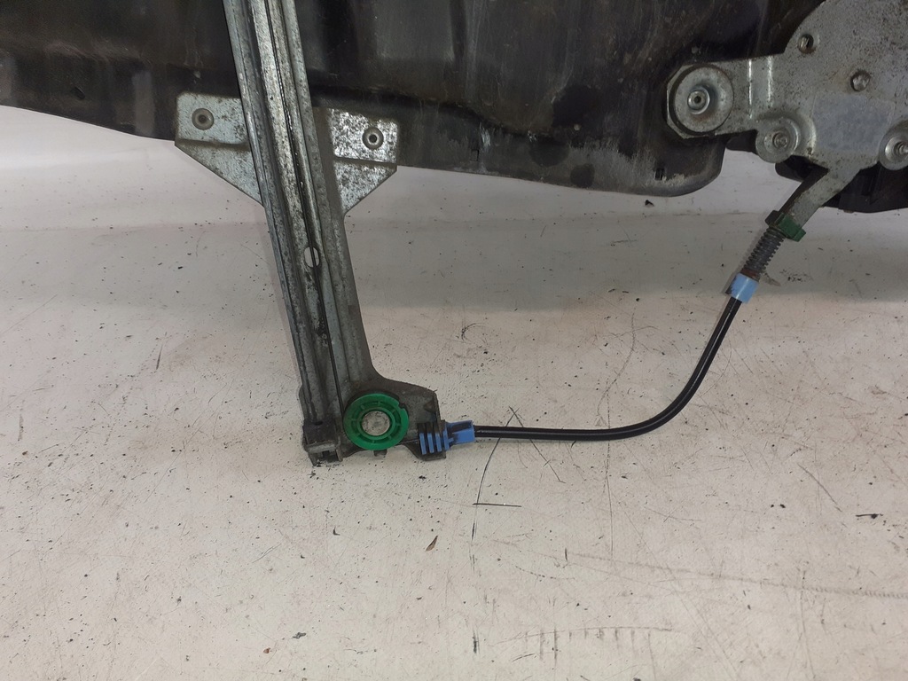 фото №6, Audi a8 d2 механизм стекло рама дверь правый перед