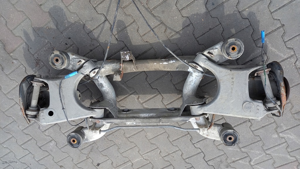 фото №5, Балка підрамник задня bmw e39 kombi 00r