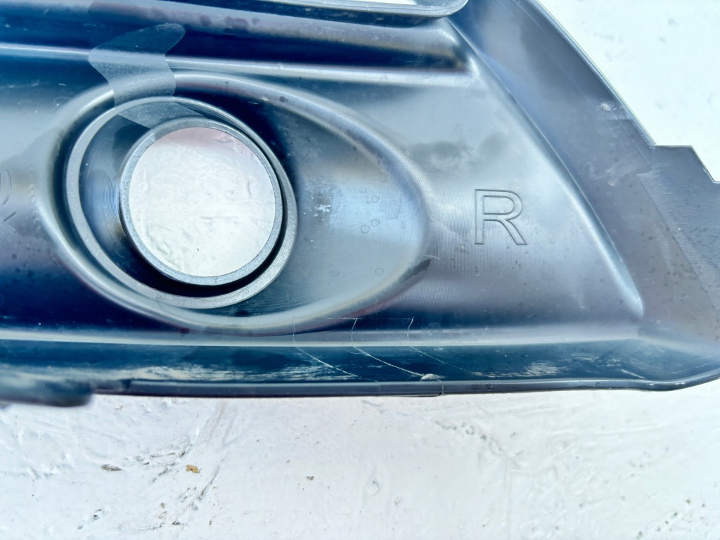 Mazda 3 3 рестайлінг  решітка бампера права bajc-50c11 ліва bajc-50c21 комплект Недорого