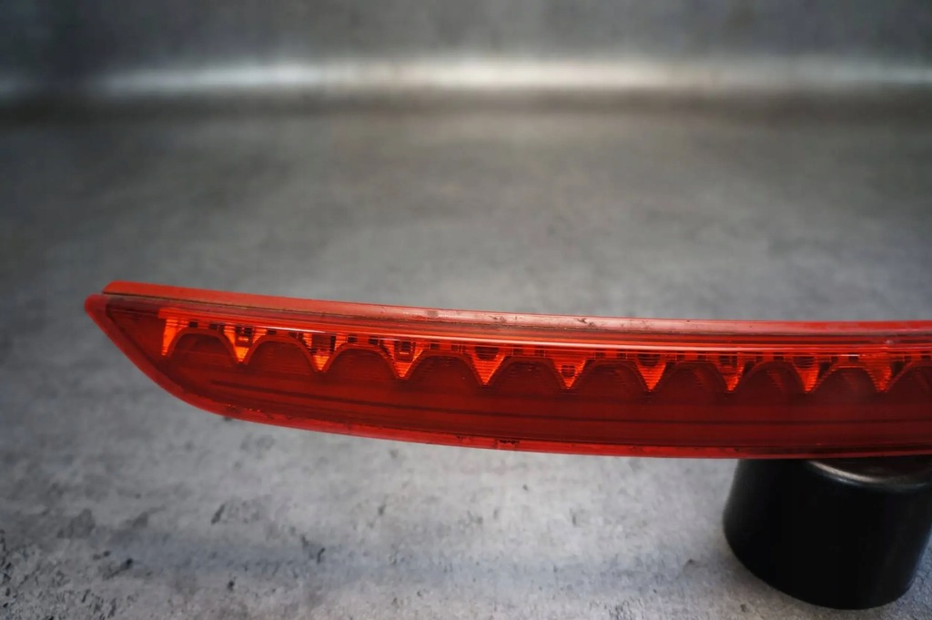 фото №6, Третий свет стоп лампа крышки audi tt 8j 8j0945097