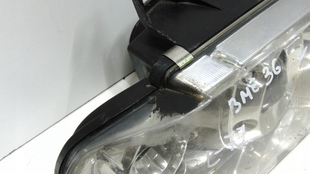 фото №3, Лампа правая перед передняя bmw e36 angle