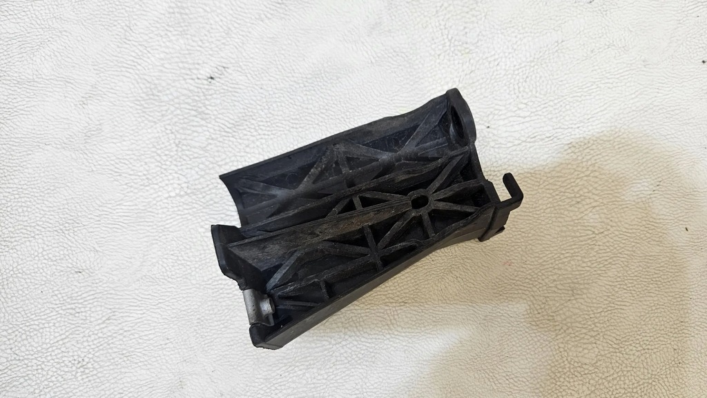 фото №8, Кронштейн бампера лівий правий toyota hilux viii 52676-0k020 52675-0k020