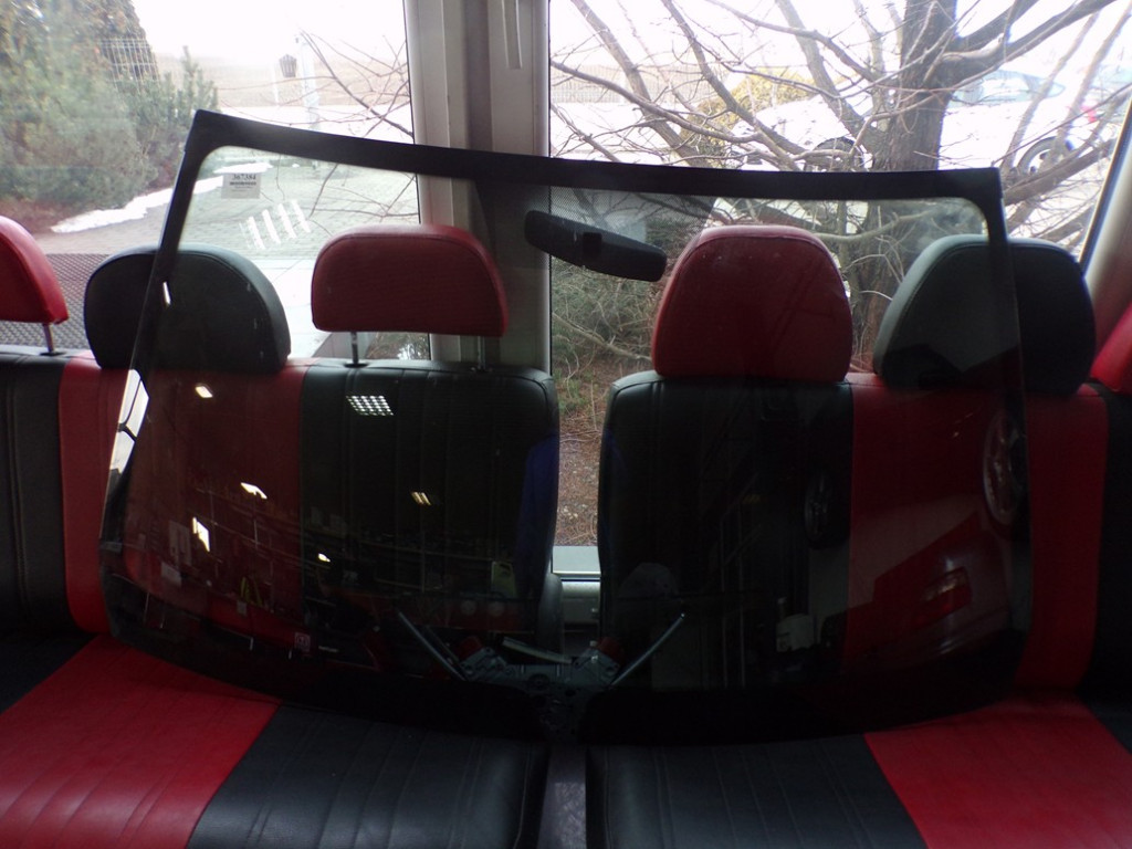 фото №1, Dacia sandero стекло передняя лобовое