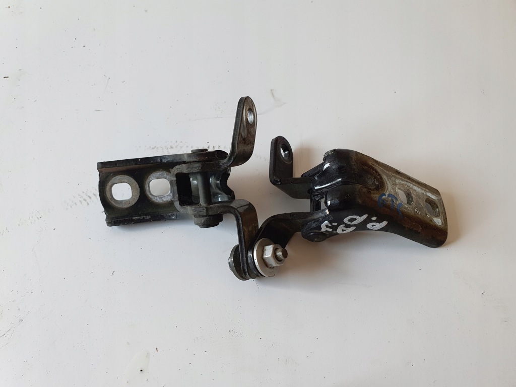 фото №1, Opel astra j gtc 3d петли дверь правых правое