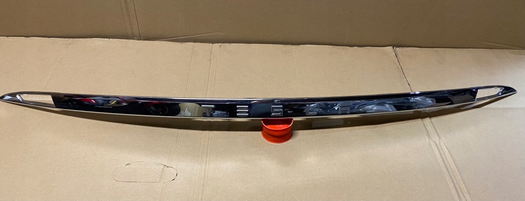 Молдинг накладка накладка кришки задня tesla model s в Україні