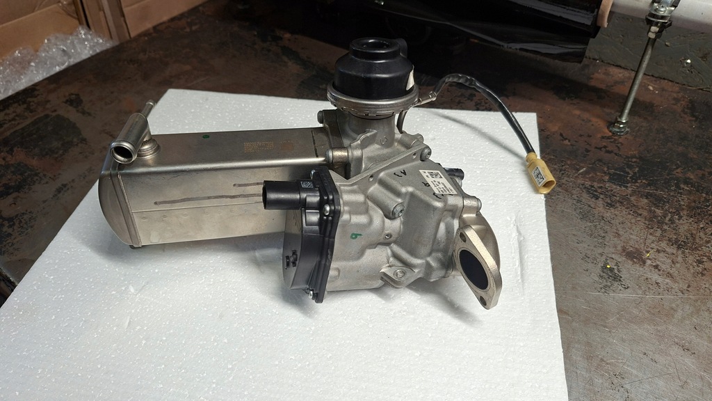 фото №1, Радиатор выхлопных газов клапан egr audi vw 059131501ak 059131511de