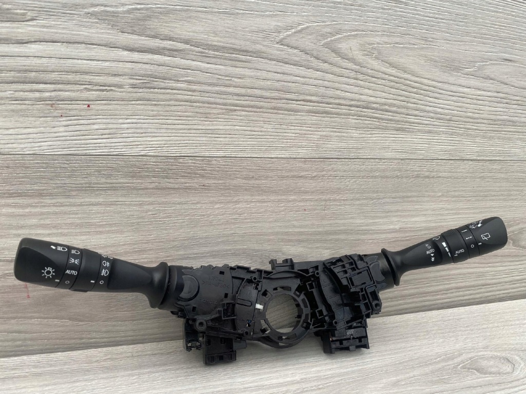 фото №1, Toyota rav4 iv lift 16-18 переключатель комбинированный 33250-17f44