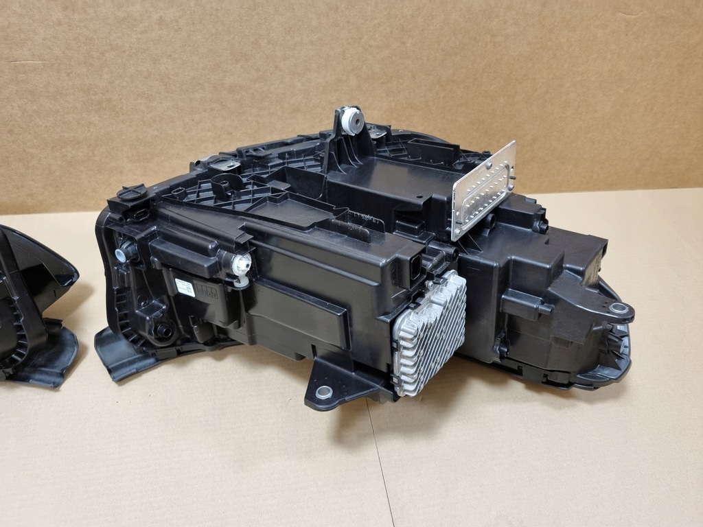 фото №16, Bmw x1 u11 full led лампы лампа левая правая комплектная 5a5bd47 5a5bd48