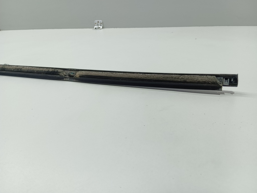 фото №6, Молдинг уплотнитель дверь правый задняя renault megane iv kombi