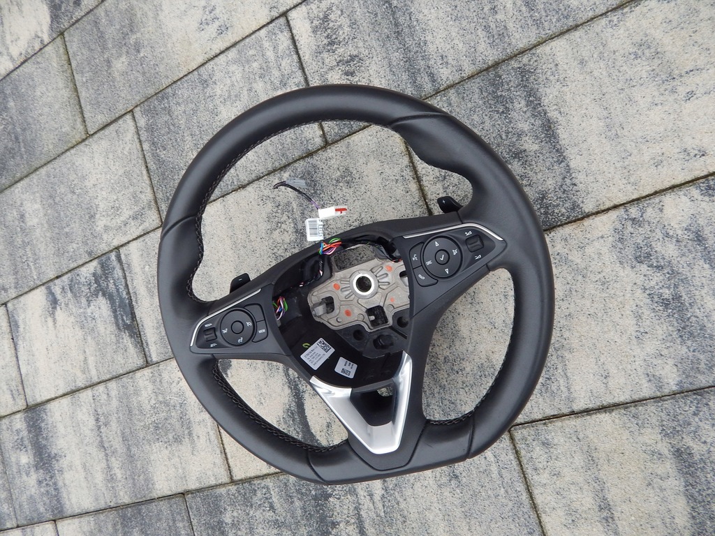 фото №5, Opel grandland - воздуховод кожа лепестки переключения ładna