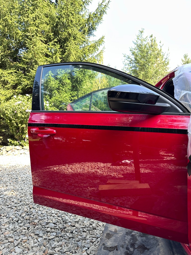 фото №7, Skoda octavia iii 3 rs vrs sedan 2018 - дверь передние перед правое пассажир