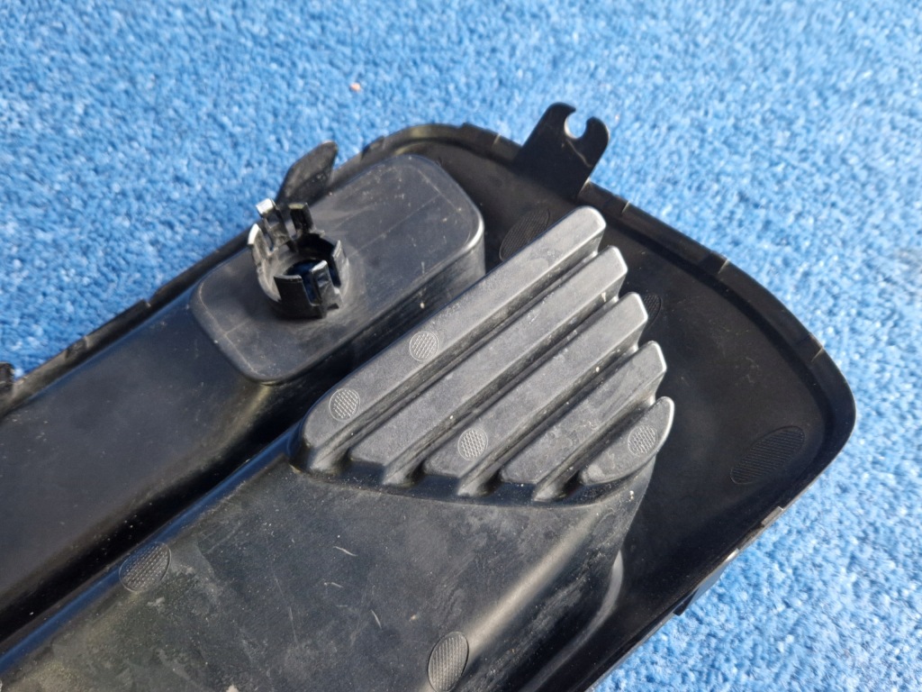 Volvo xc90 2 рестайлинг  r-design решётка заглушка бампера перед правая 31663517 Цена