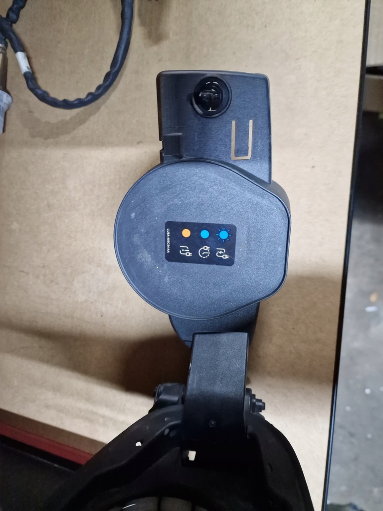 фото №7, Kuga mk3 крышка крыла зарядки разъём niebieska lb5b-10c714-a