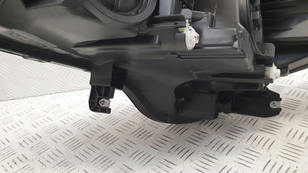 фото №8, Opel corsa e лампа правая фара 1ef011830-02 39108223 rh