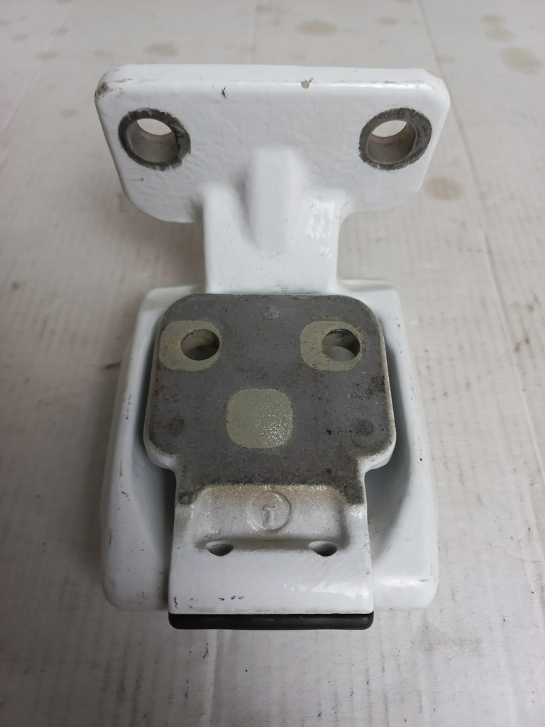 фото №9, Sprinter 907 петля задні двері задня задній