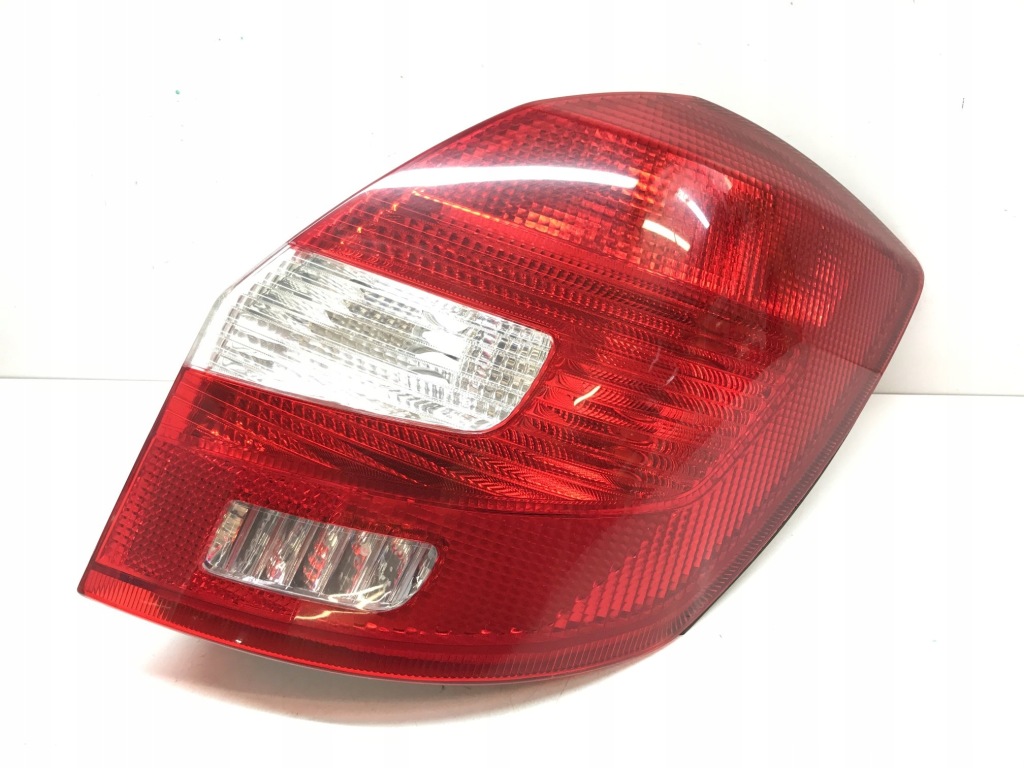 фото №1, Skoda fabia ii 2 лампа правая задняя задняя 5j6945096a хэтчбек