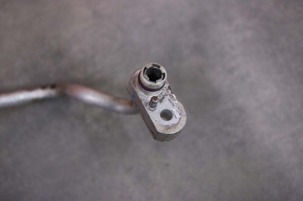 фото №14, Bmw f40 f44 f45 x1 f48 x2 f39 трубка шланг wąż кондиціонера 6805436