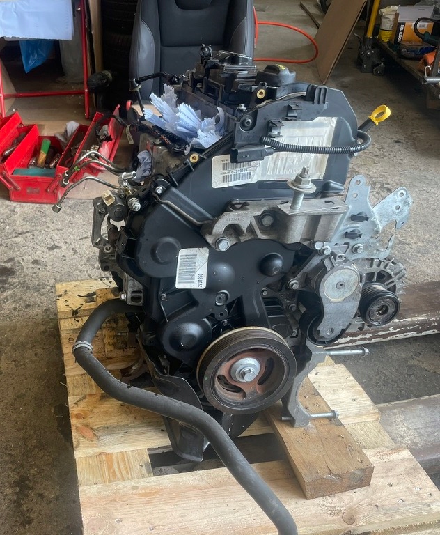 Купить Двигатель d4162t volvo v40 2 1.6 d2 2014 r.