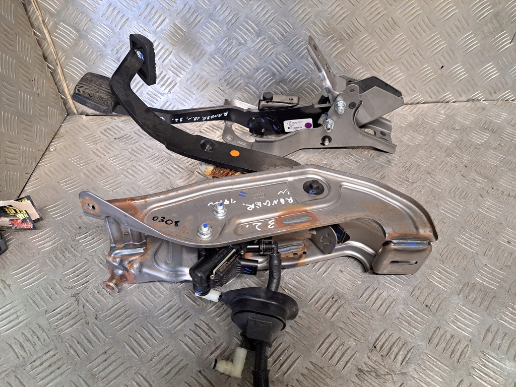 фото №8, Ford ranger 2019 r 3.2 tdci педаль тормоза сцепления