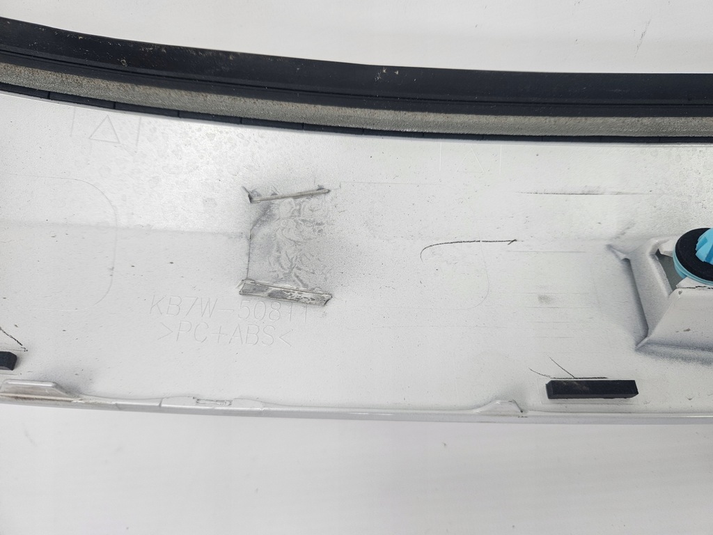 фото №11, Mazda cx5 cx-5 ii 2017 - накладка молдинг крышки багажника задняя kb7w-50811