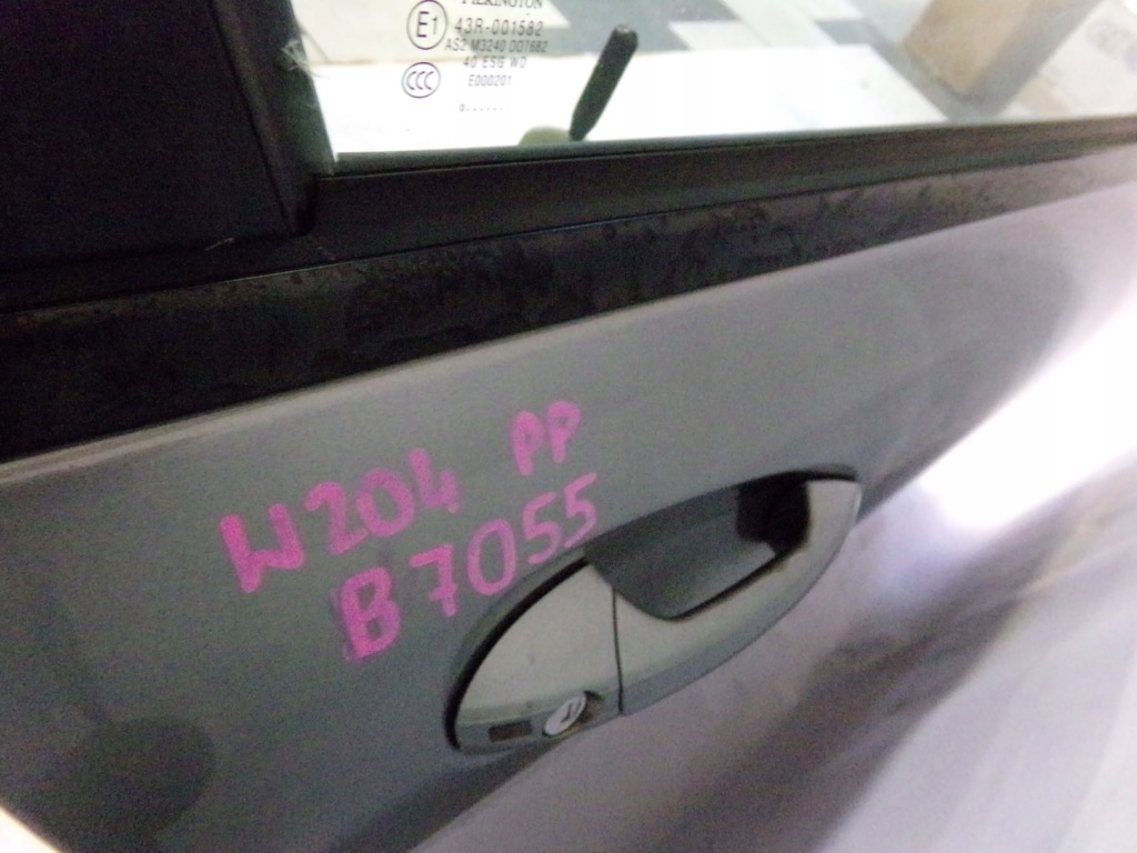 Двері праве правий перед передні mercedes w204 c792 792 сріблястий palladium Оригінал